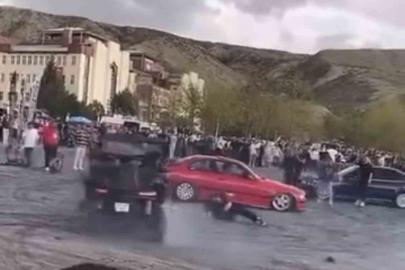 Fuarda otomobil ile drift atan sürücü görevliye çarptı: O anlar kamerada