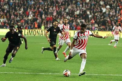 Galatasaray bu sezon ikinci kez 4 gol yedi