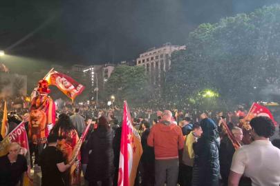 Galatasaraylı taraftarlar şampiyonluk heyecanını paylaştı