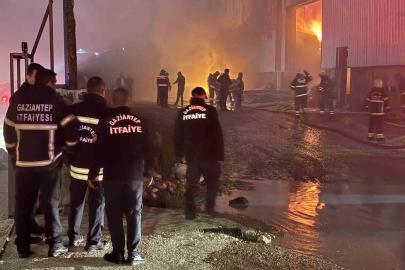 Gaziantep’te mobilya fabrikasında yangın