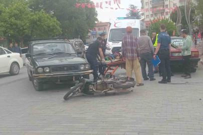 Gediz’de otomobil ile motosiklet çarpıştı, 2 kardeş yaralandı