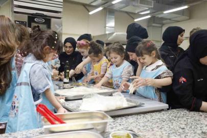 GİBTÜ mutfağında minik şeflerin Gastronomi yolculuğu