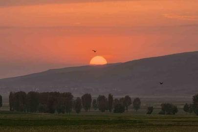 Güroymak’ta gün batımı görsel şölen sundu