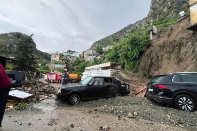 Hatay’da sağanak yağış nedeniyle müstakil ev çöktü: 1 ölü, 2 yaralı