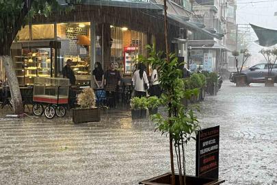 İncirliova’da sağanak ve fırtına etkili oldu