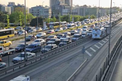 İstanbul’da akşam saatlerinde trafik yüzde 78’e ulaştı