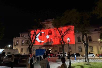İstanbul’un fethinin 573. yıl dönümünde 3 ayrı noktada video mapping gösterisi
