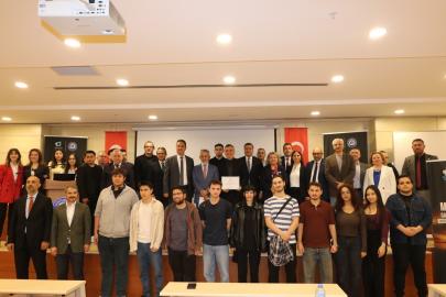İzmir’de 15 Temmuz manşetleri bir kez daha atıldı