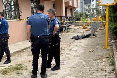 İzmir’de cam silerken 4. kattan düşen adam hayatını kaybetti