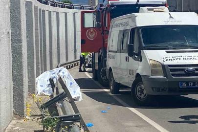 İzmir’de demir bariyere çarpan motosikletin sürücüsü hayatını kaybetti