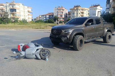 Kamyonet ile motosiklet çarpıştı: 1 yaralı