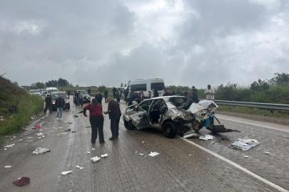 Karabük-Eflani karayolunda otomobil ile servis otobüsü çarpıştı: 6 yaralı