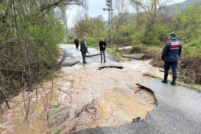 Karabük’te çöken köy yolu yeniden ulaşıma açıldı
