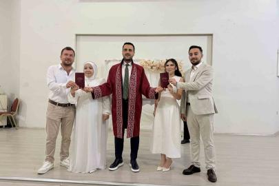 Kardeşlerin çifte mutluluğu:  Aynı gün evlenip, birbirlerine şahit oldular