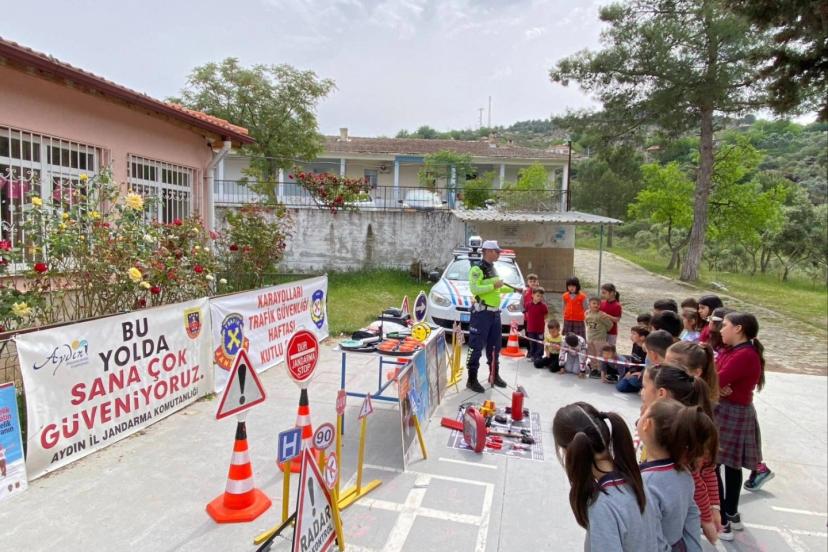 Karpuzlu’da öğrencilere trafik güvenliği eğitimi verildi