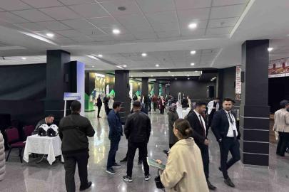 Kayseri’de bin 500 işsiz işverenle buluştu