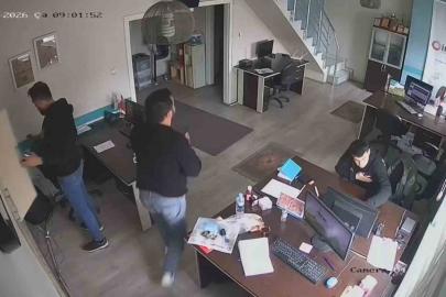Kayseri’de deprem anı kamerada