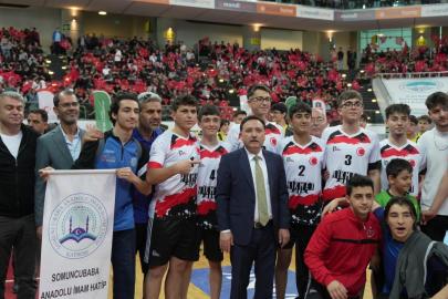Kayseri’de imam hatip rüzgarı: 3 bin sporcu, tek yürek