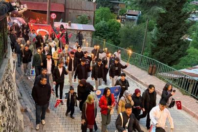 Kemaliye’de 19 Mayıs coşkusu fener alayıyla yaşandı