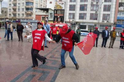 Kilis’te 1 Mayıs halaylarla kutlandı