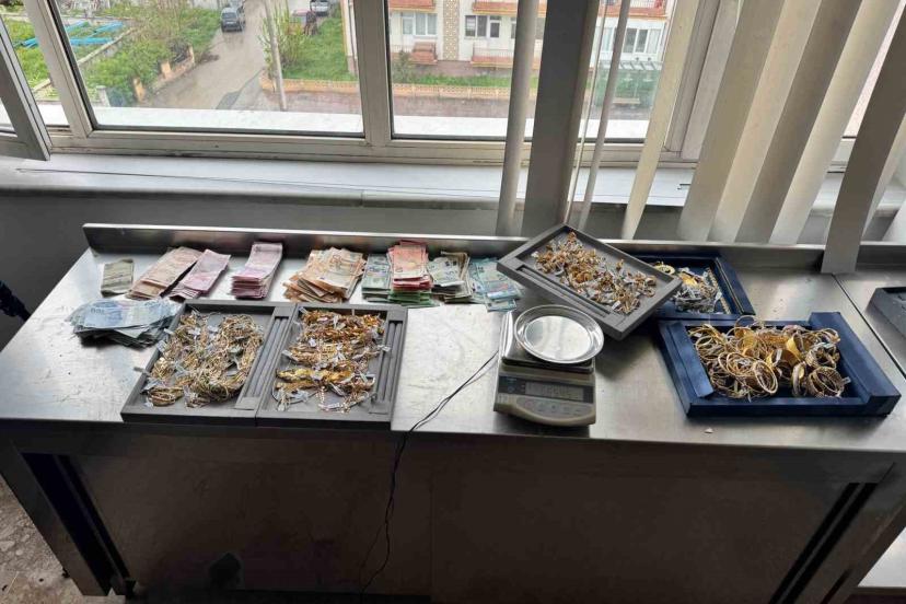 Konya’da motosikletlerle kuyumcu soyan 4 şüpheliden 2’si yakalandı