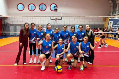 Körfez Gençlerbirliği Midi Kız Voleybol Takımı sezona galibiyetle başladı