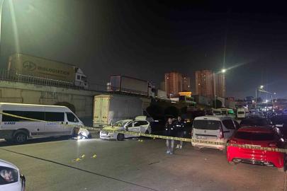 Küçükçekmece’de bir otomobil dur ihtarına uymadı: 1 polis yaralandı