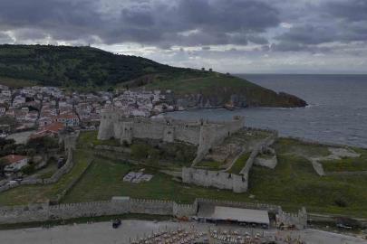 Kuzey Ege’nin turizm merkezi Bozcaada 3 günlük tatilde yüzde 70 doluluk oranına ulaştı