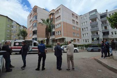 Mahallede panik: Genç kadın 2 saat sonra ikna oldu