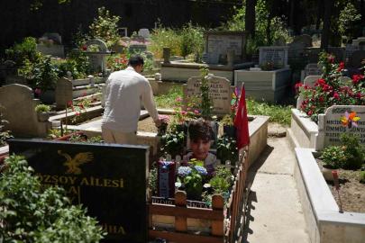 Mattia Ahmet Minguzzi’nin ailesi, bayramın ilk günü çocuklarının mezarını ziyaret etti