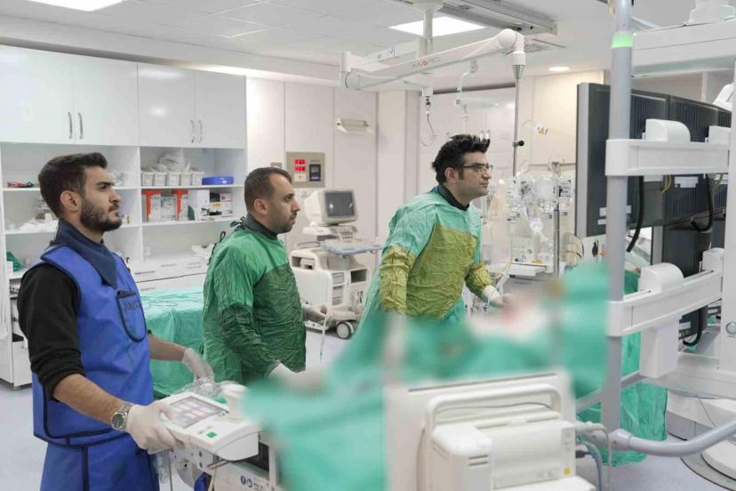MEAH’ta bir günde 3 kalp deliği başarıyla kapatıldı