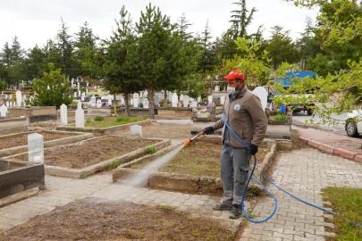 Melikgazi’de mezarlıklar bayrama hazırlanıyor