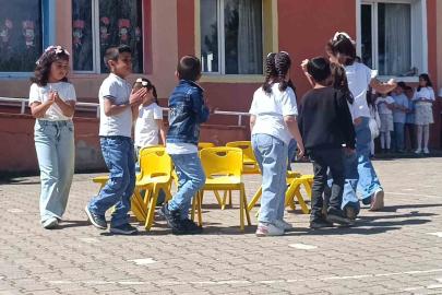 Minik yüreklerden ertelenen 23 Nisan coşkusu