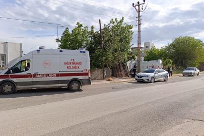 Motosiklet yayaya çarptı: 2 yaralı