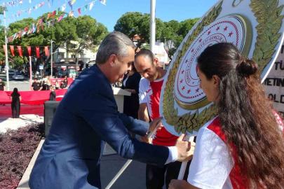 Muğla’da 19 Mayıs coşkusu Gençlik Haftası çelenk sunma töreniyle başladı