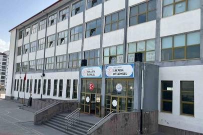 Niğde’de 27 öğrenci yedikleri yemekten rahatsızlandı