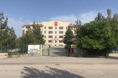 Okulda kalp krizi geçiren lise öğrencisi hayatını kaybetti
