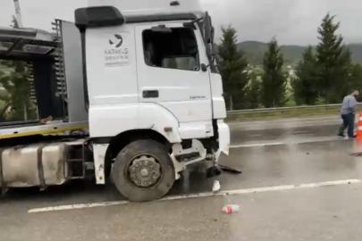 Osmaniye’de tır yağmurda savruldu
