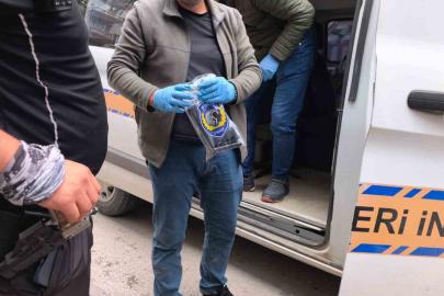 Polisten kaçtı, üzerinden ruhsatsız tabanca çıktı