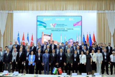Rektör Adıgüzel, Buhara’da Anadolu Üniversitesi’nin küresel eğitim vizyonunu anlattı