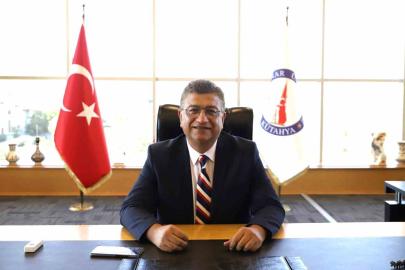 Rektör Süleyman Kızıltoprak: "Milli ve manevi değerlerle dengelenmeyen teknoloji risk taşır"