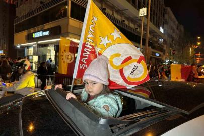 Şampiyonluğu garantileyen sarı-kırmızılılar Uşak’ta şampiyonluk coşkusu yaşadı
