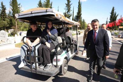 Samsun’da mezarlıklarda bayram öncesi bakım ve ulaşım çalışmaları tamamlandı