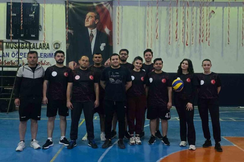 Şehit öğretmen anısına voleybol turnuvası