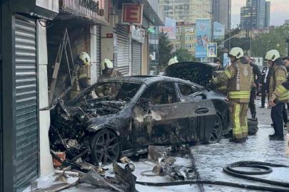 Şişli’de lüks araç dükkana girdi: 2 yaralı