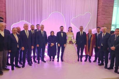 Siyaset, bürokrasi ve iş dünyası düğünde buluştu