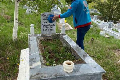 Susuz’da şehit kabirleri bayram öncesi özenle temizlendi
