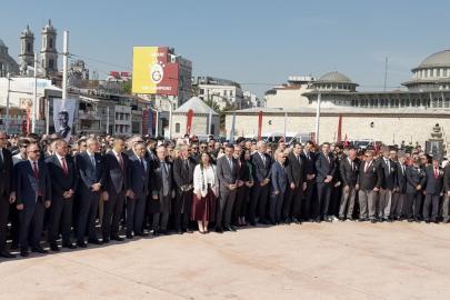 Taksim Meydanı’nda 19 Mayıs töreni düzenlendi