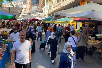 Tarihi Salı Pazarı’nda bayram bereketi