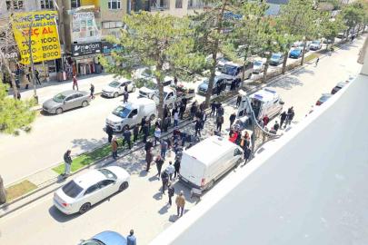 Tatvan’da motosiklet ile elektrikli bisiklet çarpıştı: 2 yaralı
